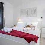 Downtown Hideaway - Zf Hvar Apartment