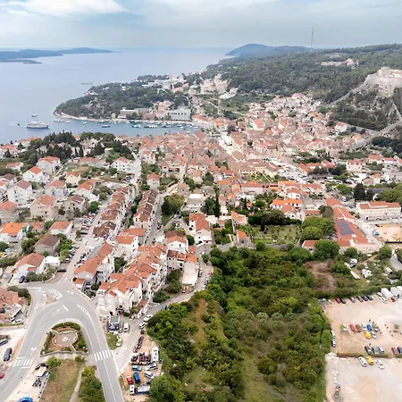 Downtown Hideaway - Zf Hvar Apartment